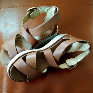 Michael Kors Darby leather sandal in luggage 7M EUC in box worn once.